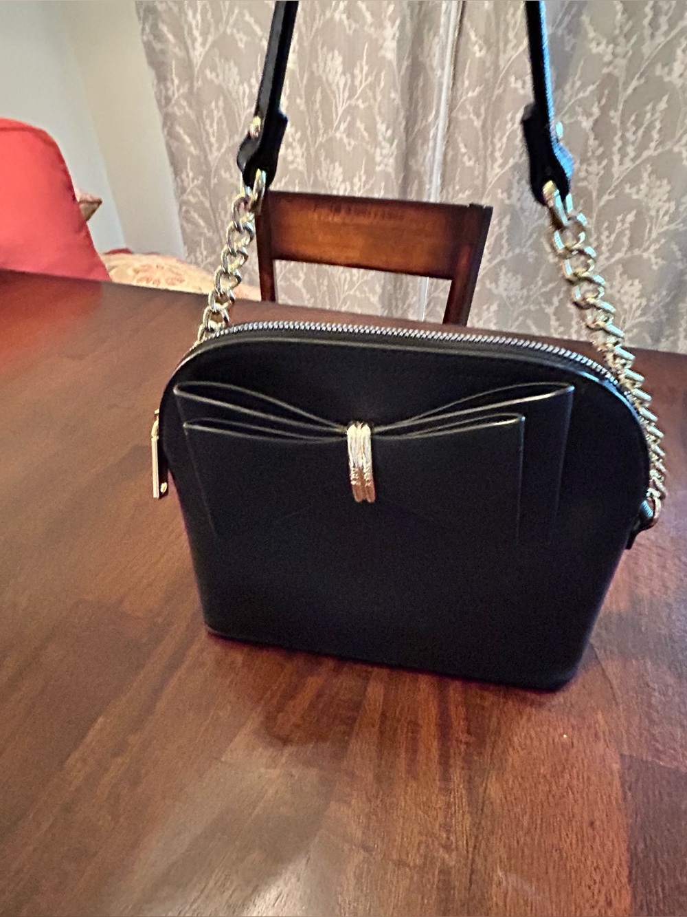Betsy Johnson Black Bow Women’s Crossbody Bag with Gold Chain Accents. Nice